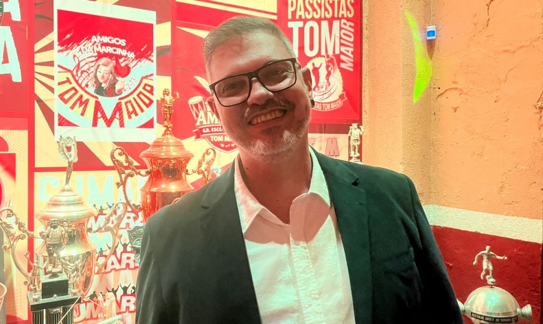 Tom Maior busca título inédito no Carnaval 2027 com o enredo 