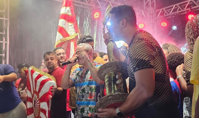 Zé Paulo celebra ascensão da União de Maricá ao Grupo Especial: 'É uma cidade em uma escola de samba'