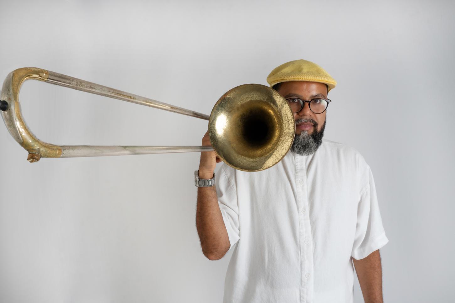 Allan Abbadia leva ‘IFÈ’ ao Sesc Rio em turnê que celebra a música negra