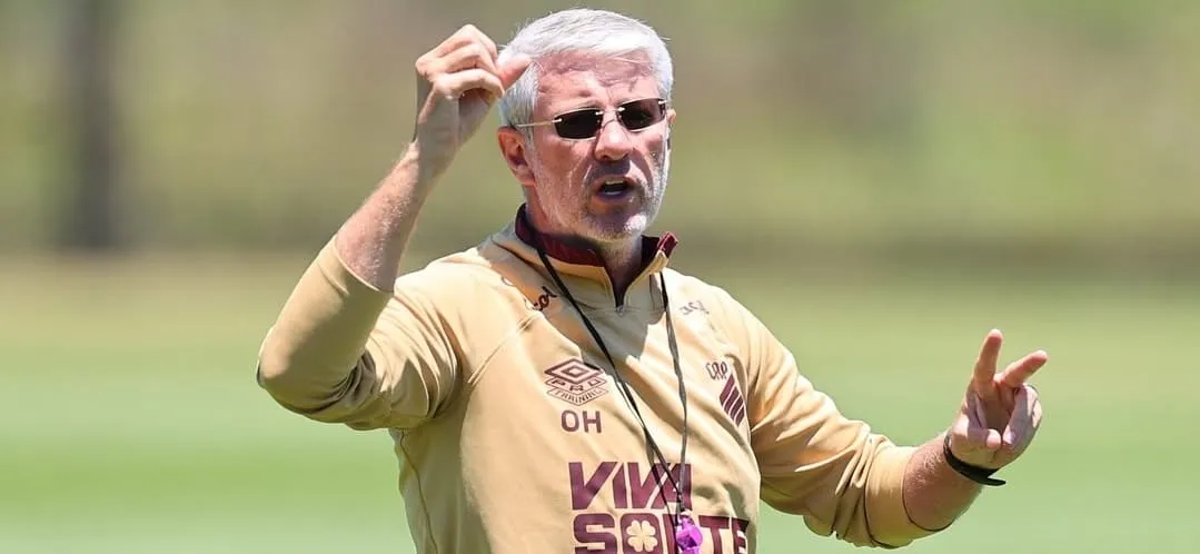 Athletico-PR intensifica tratativas para renovar contrato de Odair Hellmann