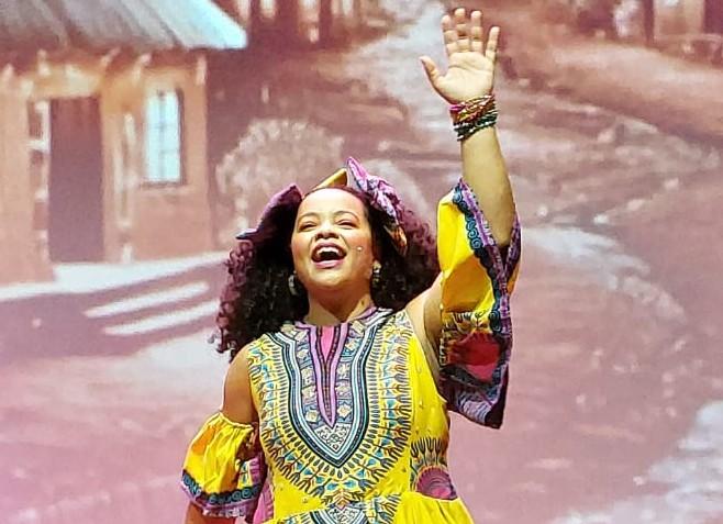 Suelen Gom leva 'Cinderela Negra' para festival em Angola