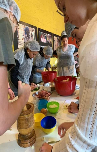 Coletiva Tempero De Oyá Lança Cartilha Com Receitas, Memórias E Reflexões Sobre Cultura Alimentar Afro-Brasileira 