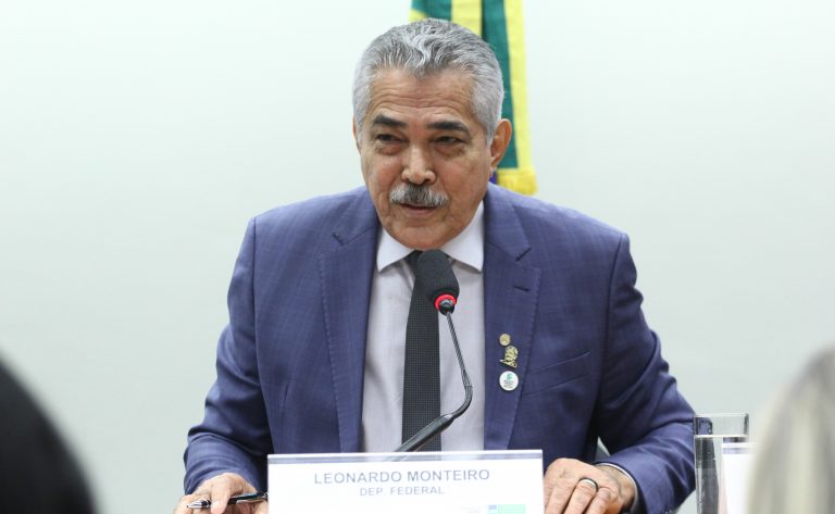 Câmara dos Deputados aprova auxílio para beneficiários do Bolsa Família em cursos de qualificação profissional