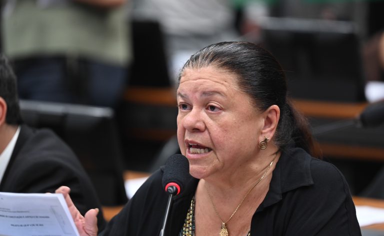Comissão do Esporte aprova punições para organizadores de eventos esportivos que não combaterem a discriminação