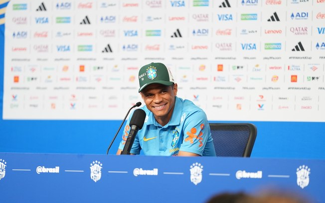 Douglas Santos detalha “feijão com arroz” e preparação da Seleção Brasileira para a Noruega