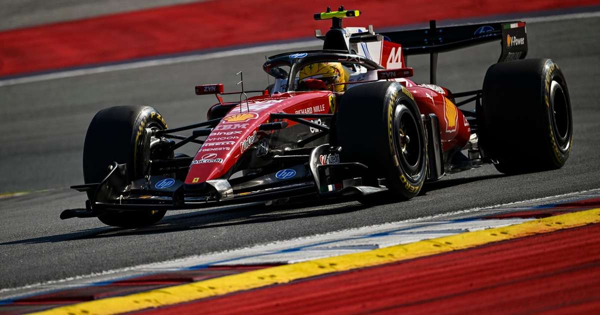 F1: Hamilton evita falar em título e elogia evolução da Ferrari
