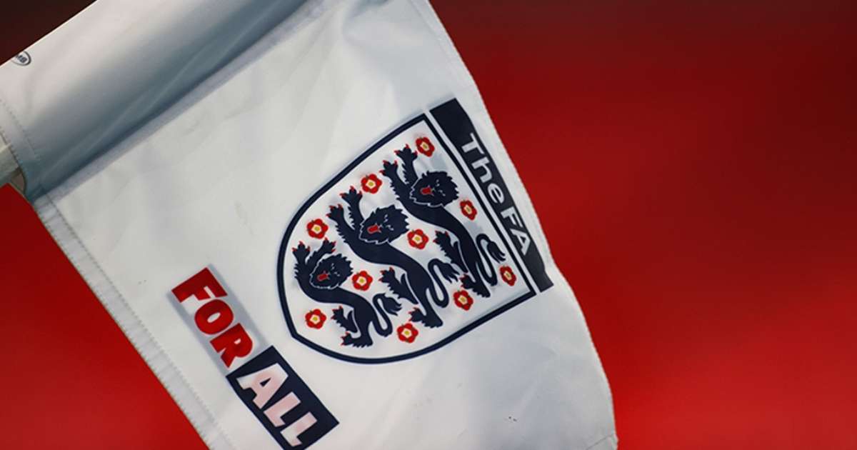 Novas regras contra o racismo no futebol inglês preveem gancho de 10 jogos