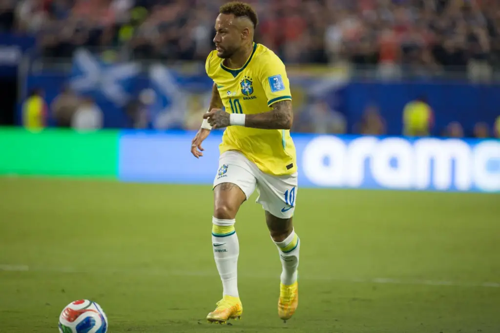 Neymar: futuro no Santos segue incerto após a Copa do Mundo