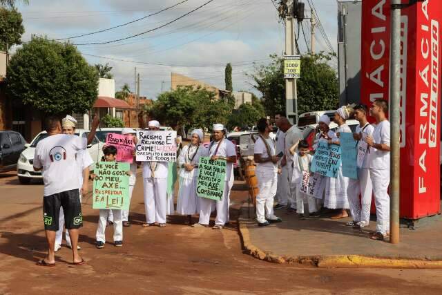 Povo do Axé protesta em Campo Grande contra a intolerância religiosa