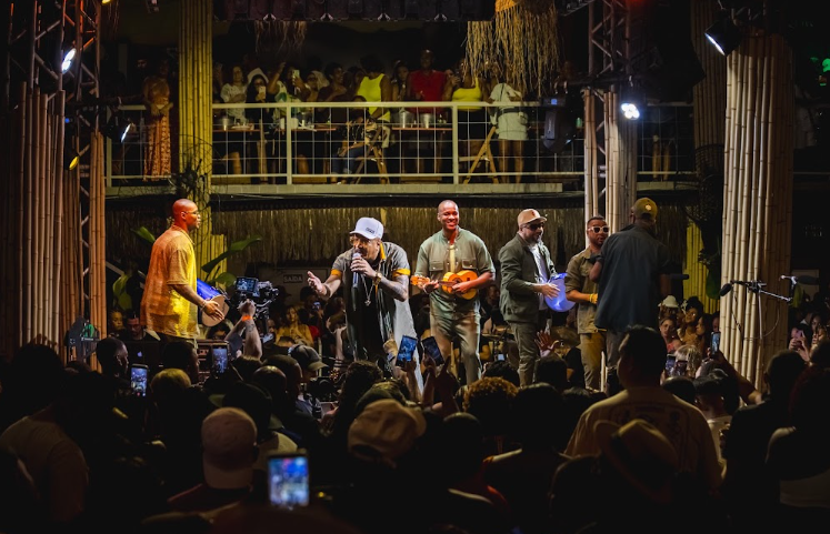 Projeto Pagode Pra Sempre lança DVD inédito com grandes nomes do pagode romântico