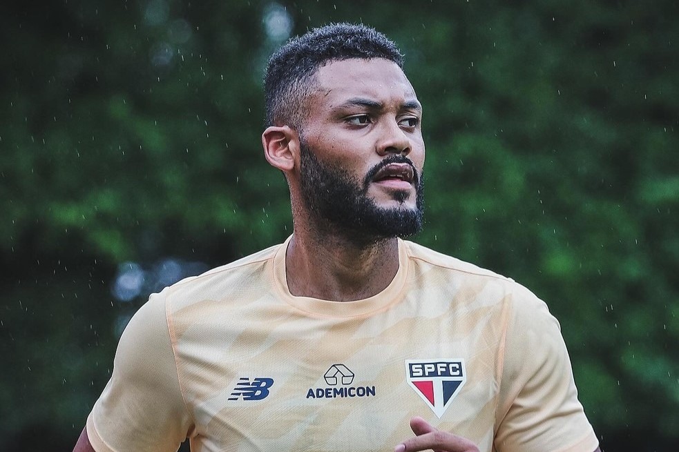 São Paulo celebra avanço na recuperação do zagueiro Sabino