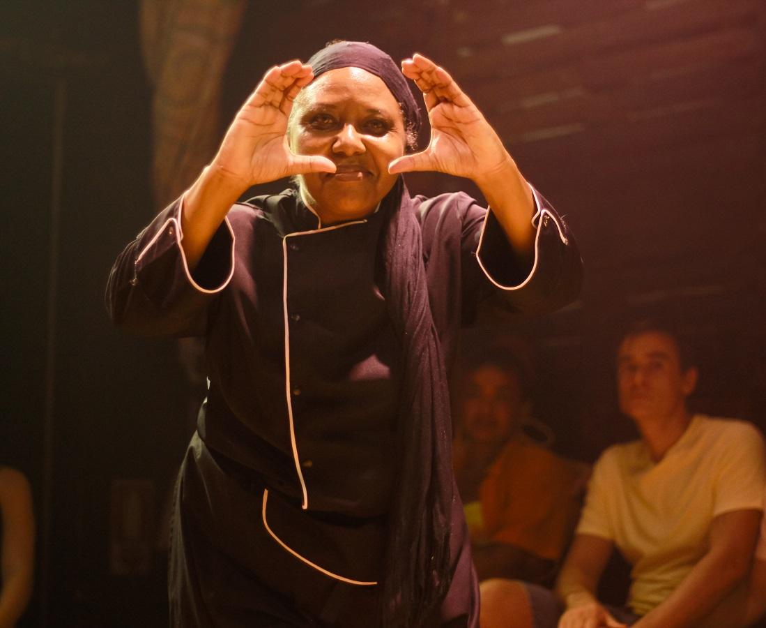 A Receita: espetáculo teatral anseia libertação das mulheres que vivem ciclo da violência doméstica