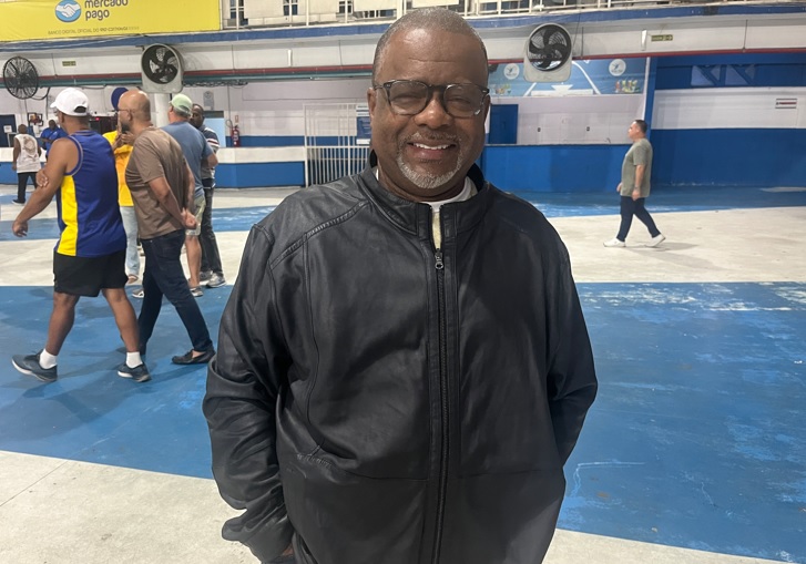 Beija-flor aposta em enredo marcante e projeta alta qualidade na disputa de samba