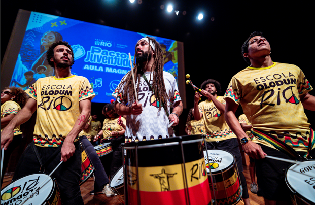 Escola Olodum Rio celebra um ano de atividades com evento gratuito na Vizinha Faladeira