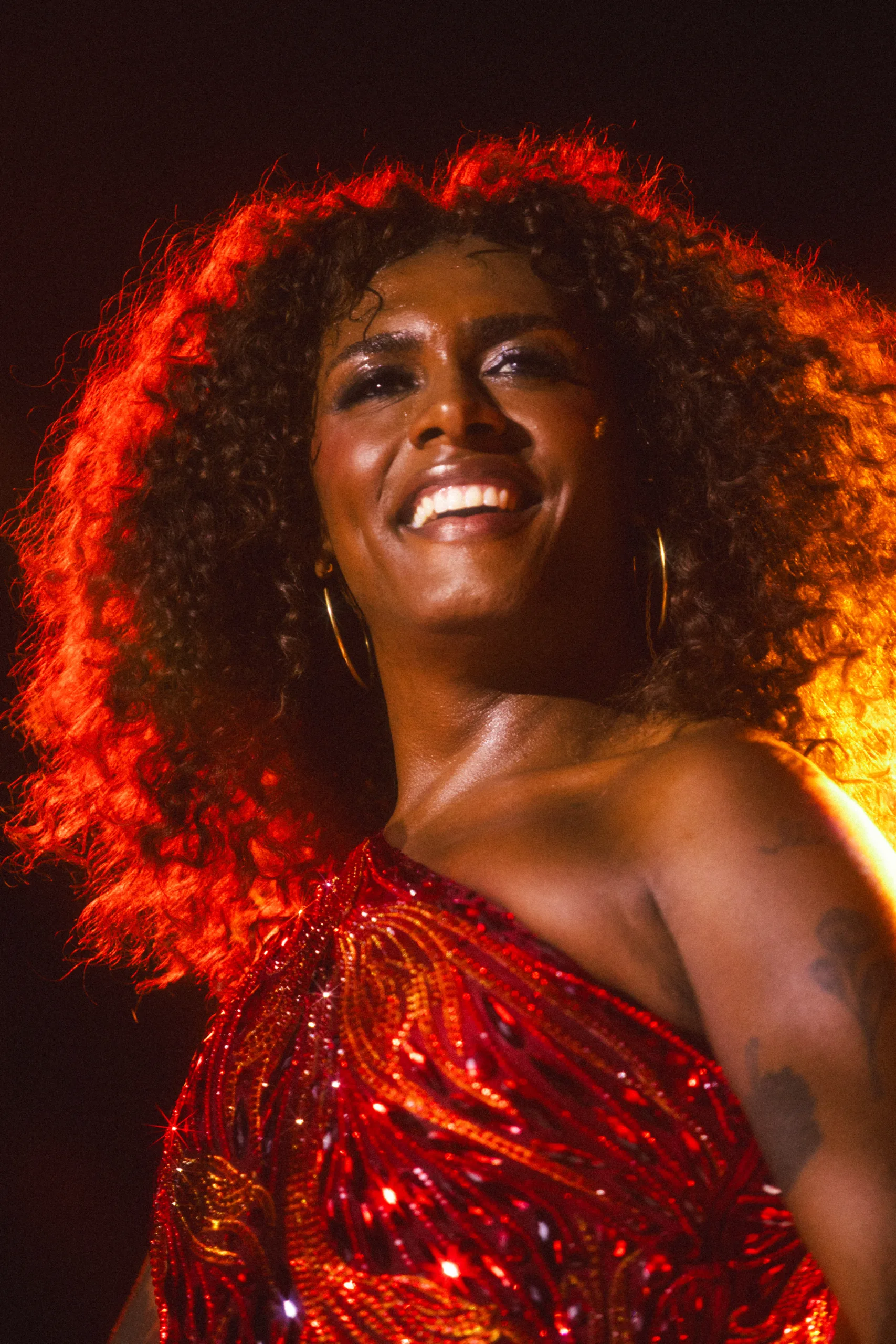 Liniker apresenta a turnê Bye Bye Caju na Farmasi Arena no Rio
