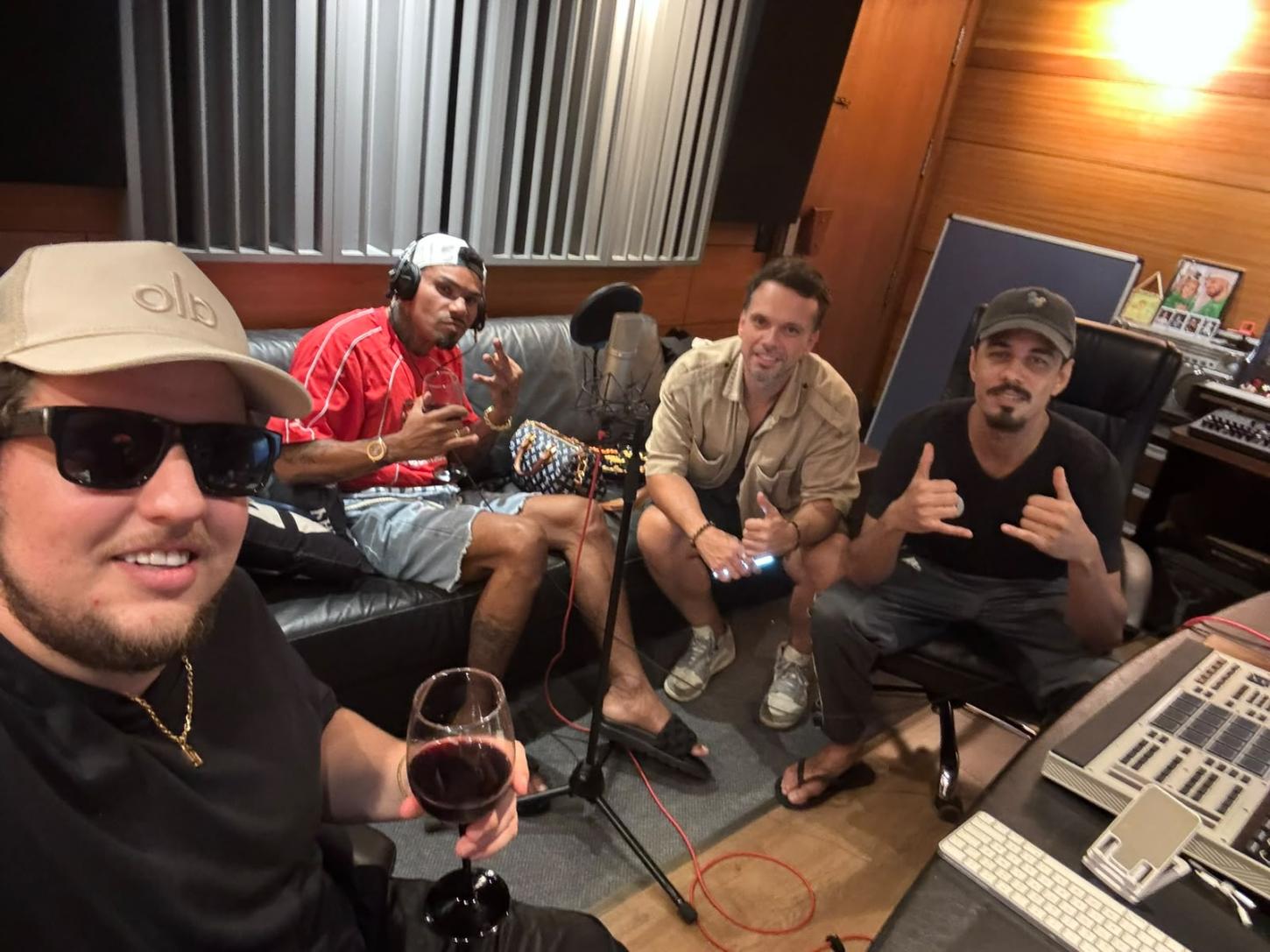 Rapper Carlean confirma álbum com Naldo Benny e Papatinho 
