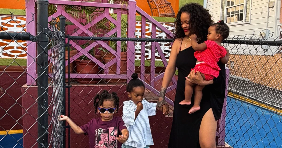 Rihanna em Barbados: cantora leva os três filhos para conhecer sua casa de infância