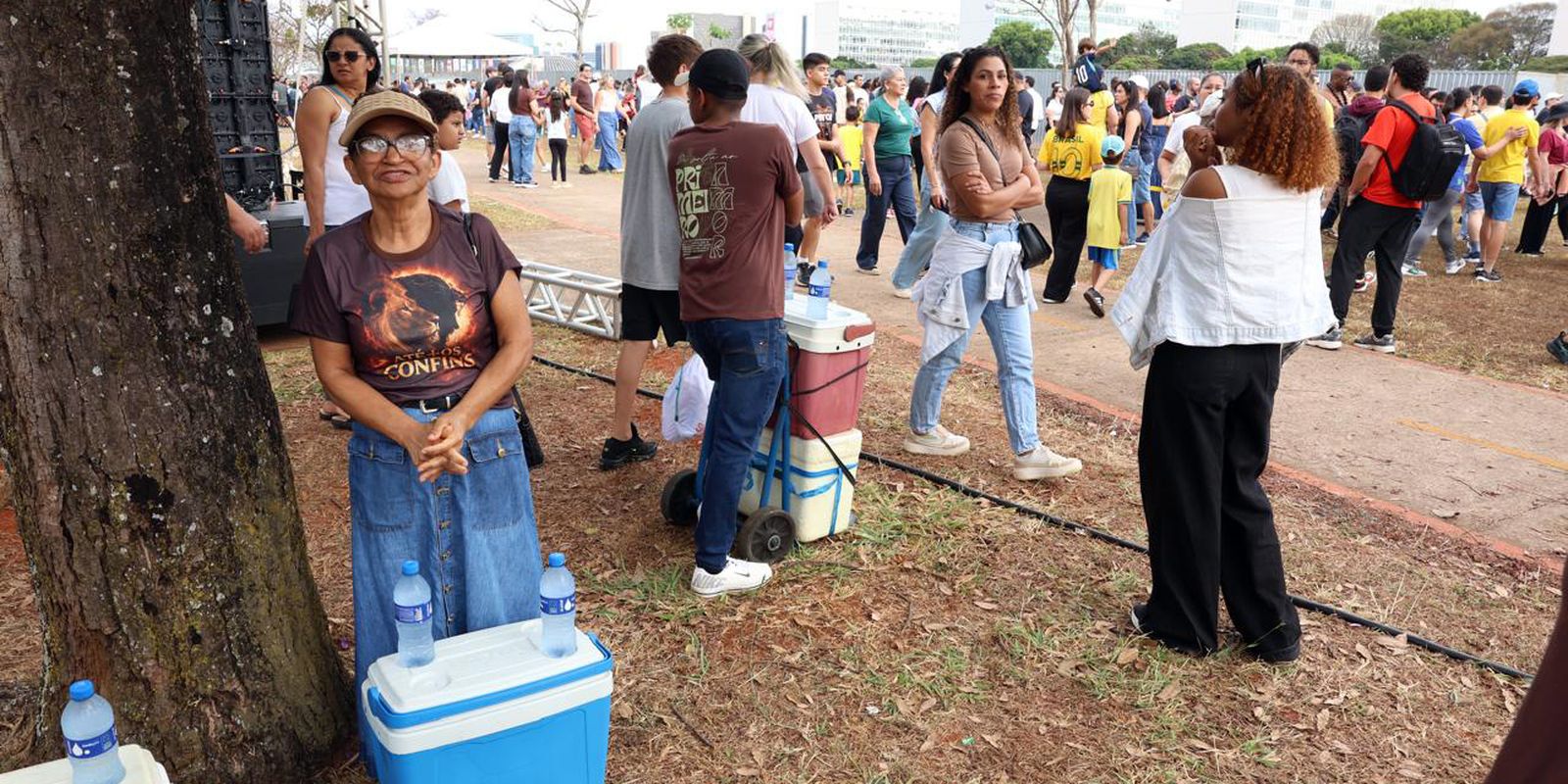 Como o trabalho informal sustentou ambulantes no desfile de 7 de Setembro