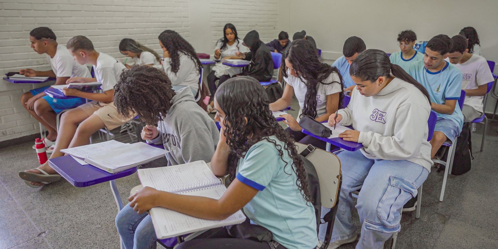 Brasil estagna desempenho no Pisa e mantém diferença para média da OCDE