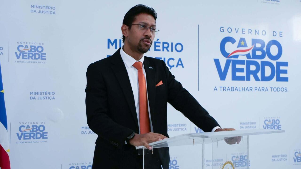 Cabo Verde altera estatutos para afastar políticos da Rádio Televisão Cabo-Verdiana