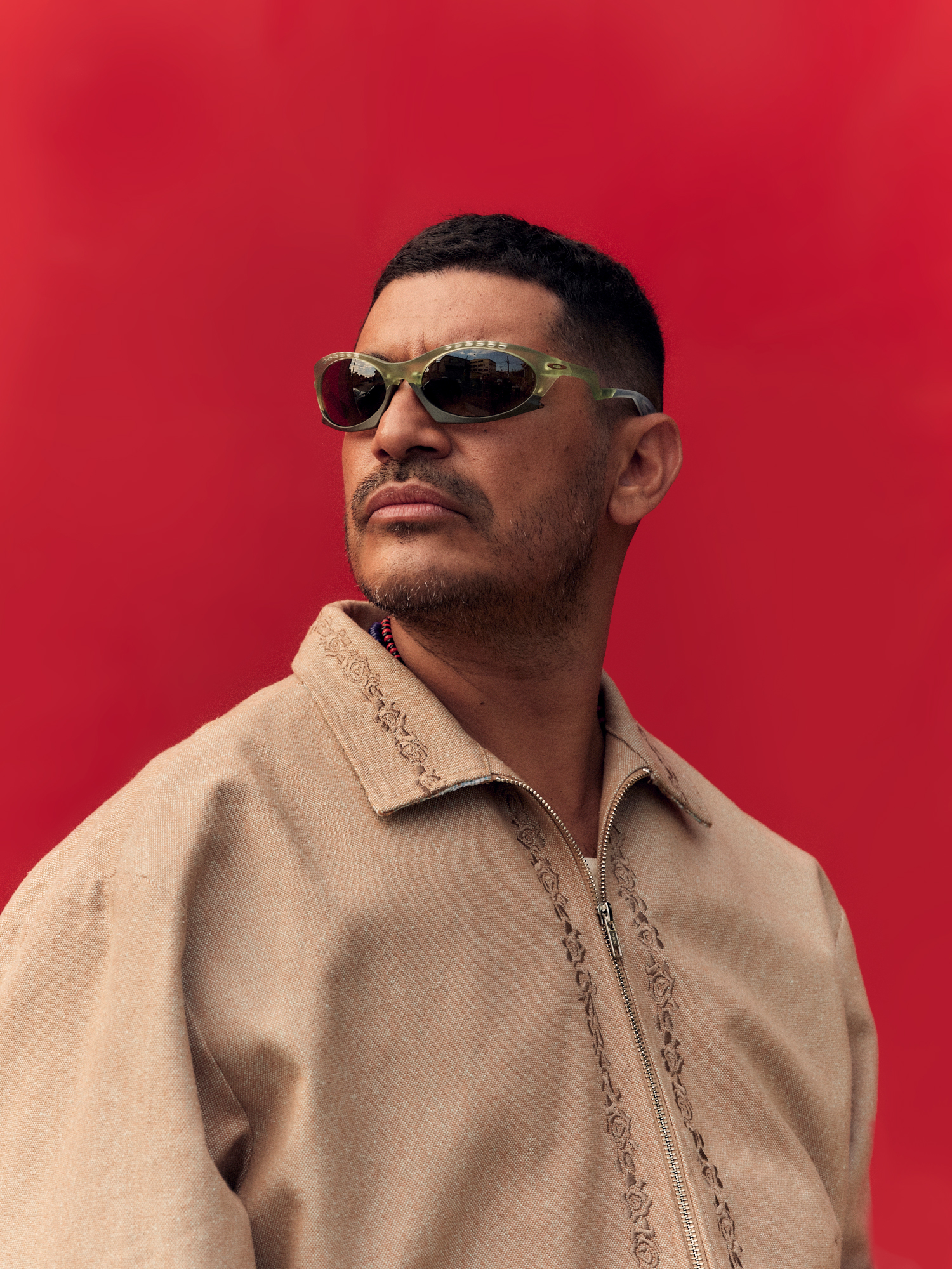 Criolo celebra 15 anos de nó na orelha com turnê nacional