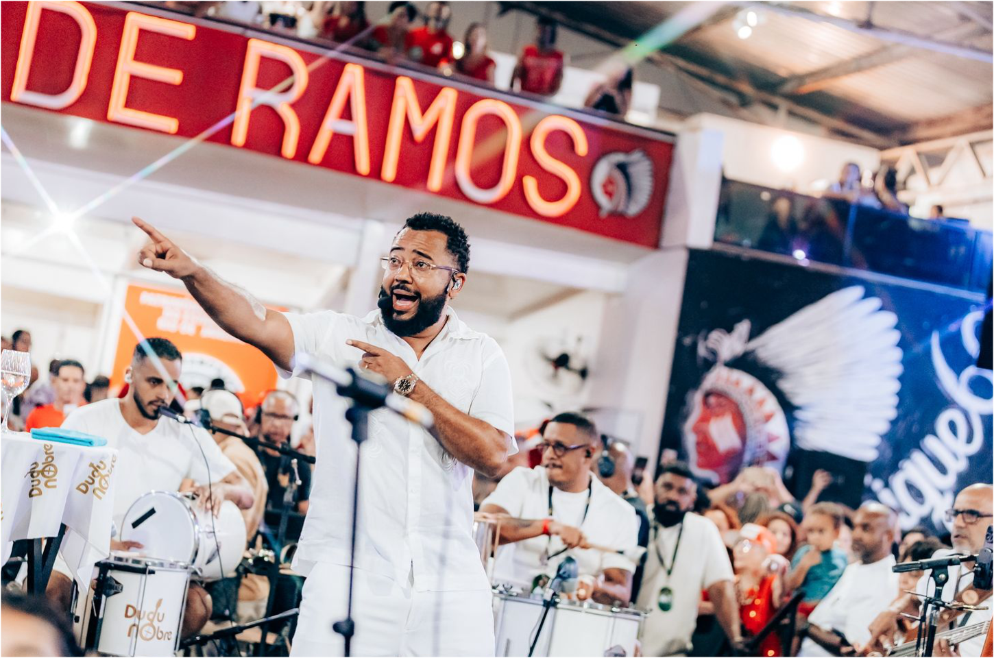 Dudu leva roda de samba para o Cacique de ramos com convidados especiais 