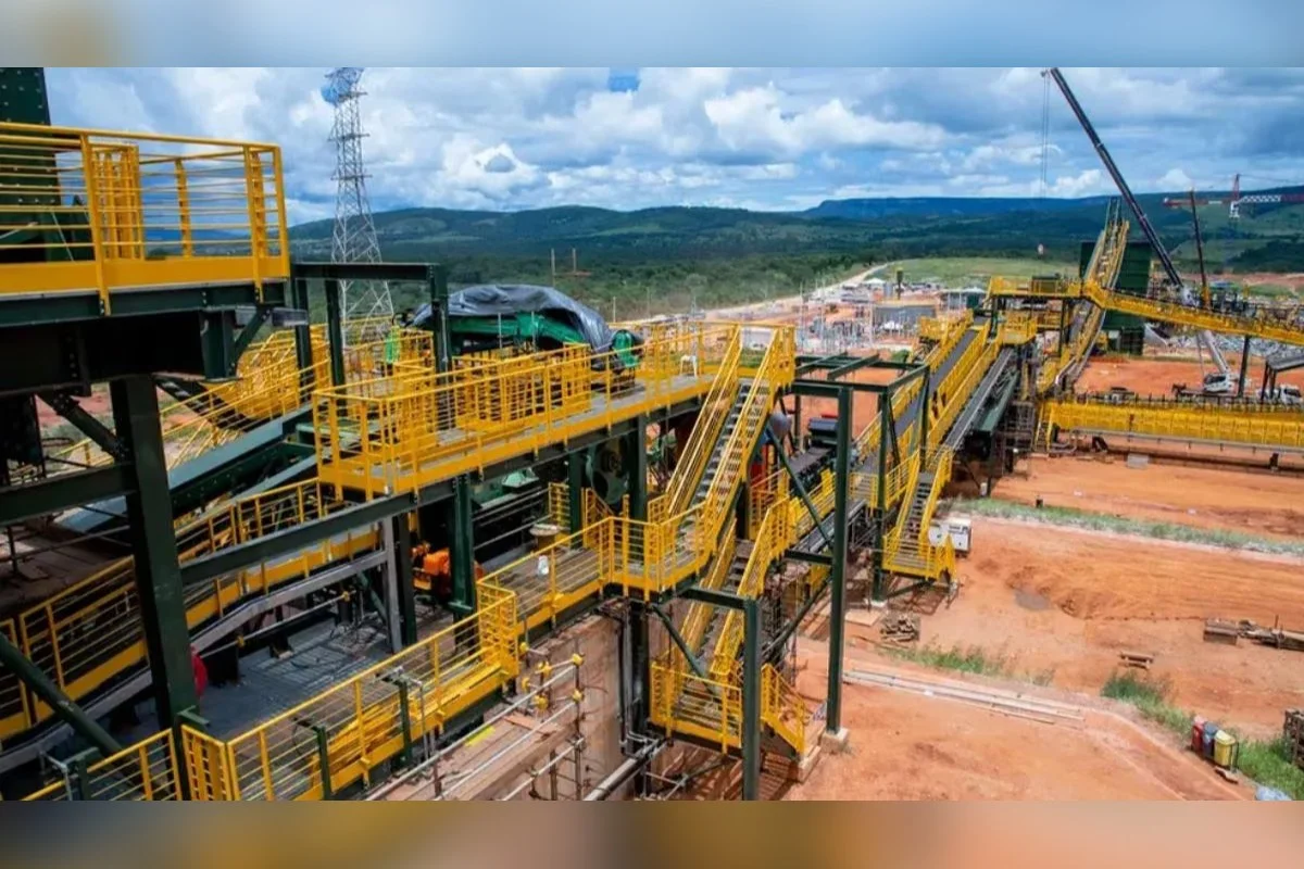 Governo de Minas Gerais suspende licenças da maior produtora de lítio do país