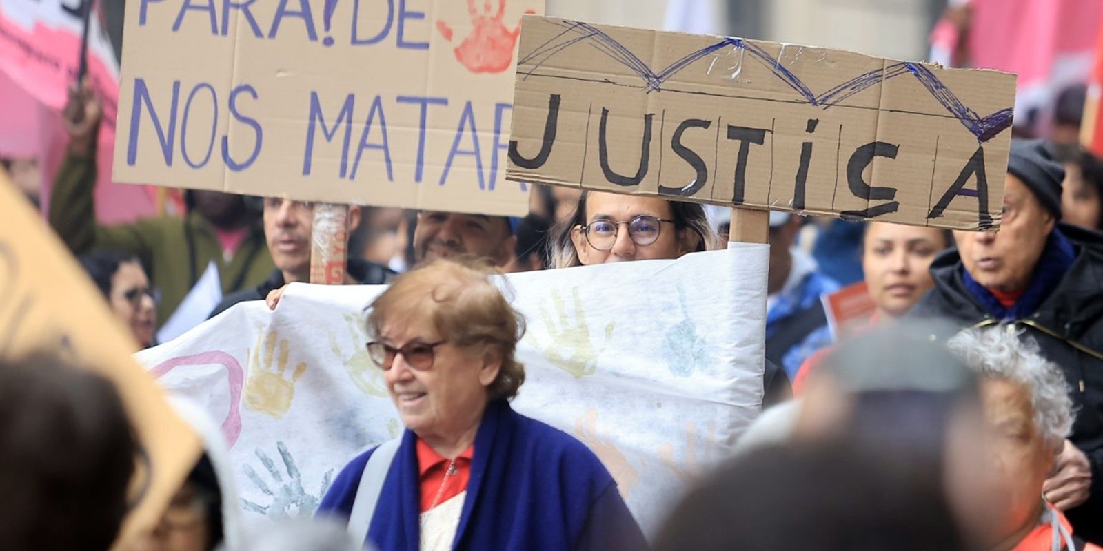Atos do Grito dos Excluídos cobram moradia digna e o fim da violência no país