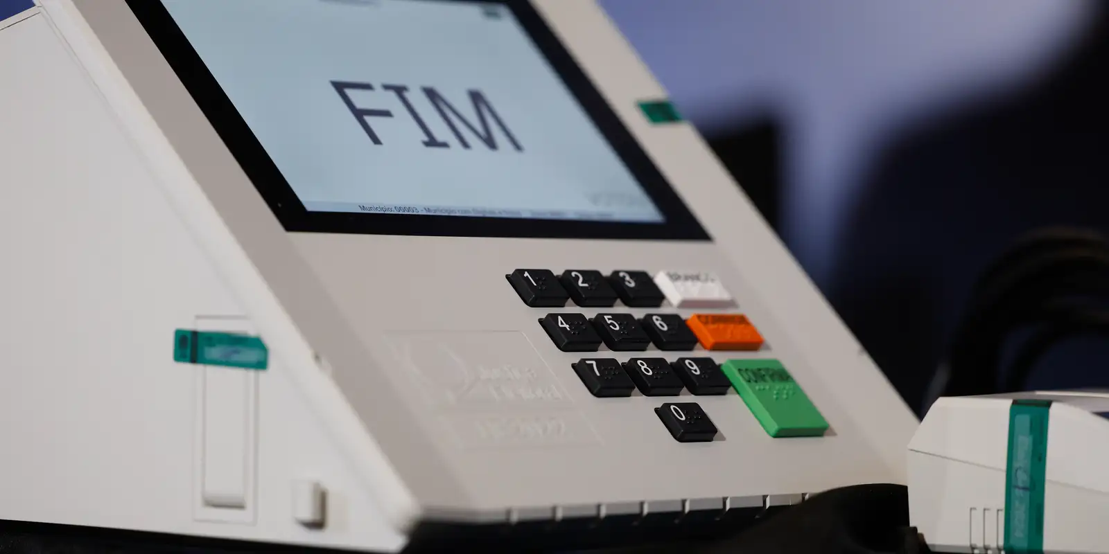 Inteligência artificial e vídeos falsos ameaçam a democracia