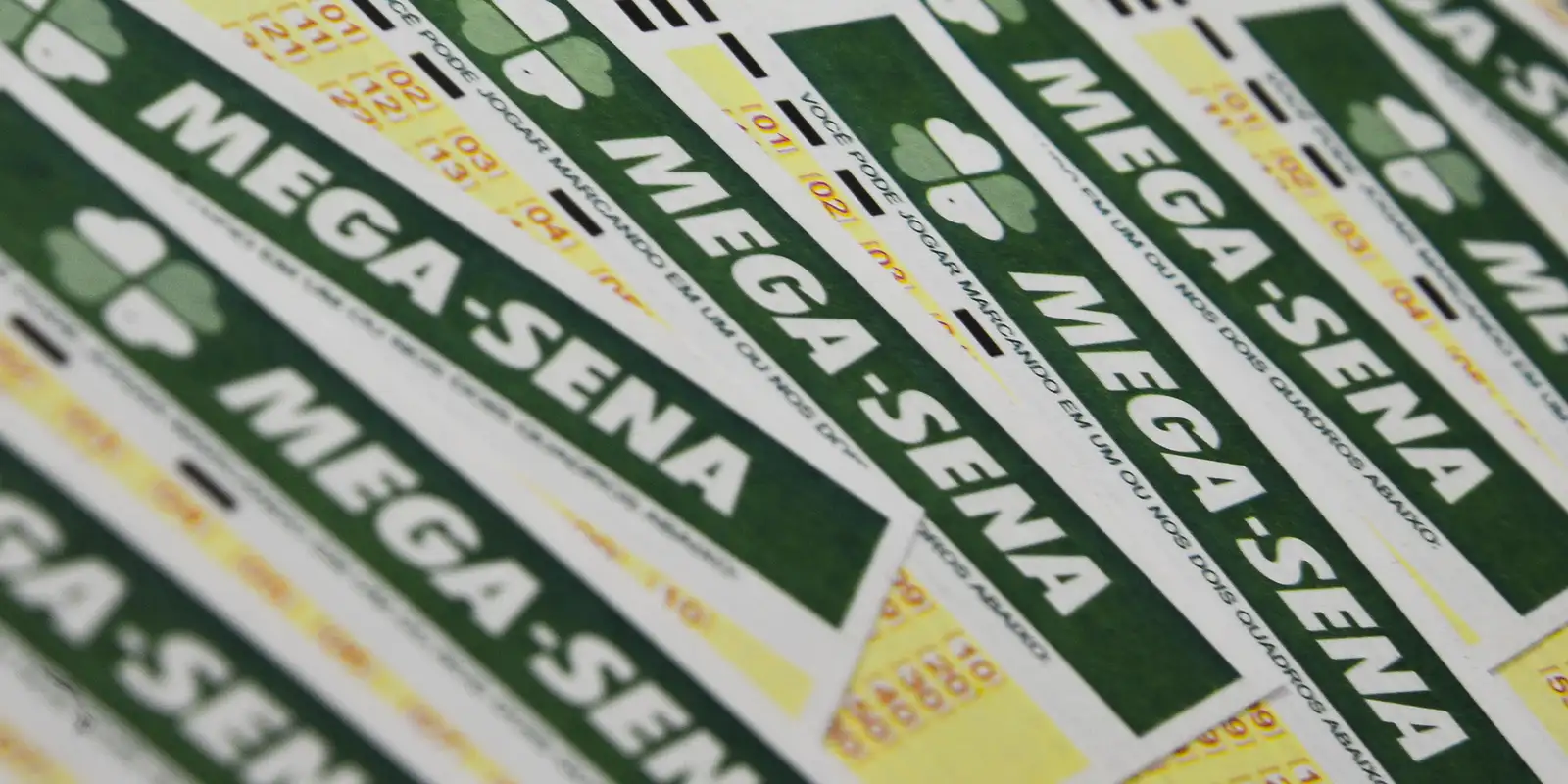 Mega-Sena acumula e sorteio de terça-feira pagará R$ 70 milhões