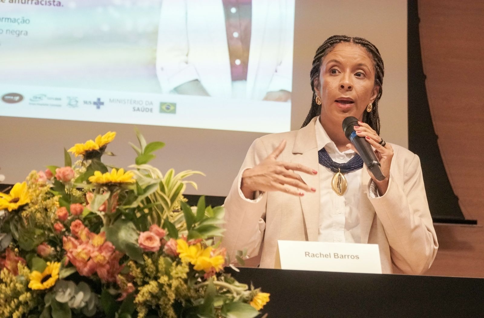 Ministra da Igualdade Racial ministra aula magna no GHC em Porto Alegre