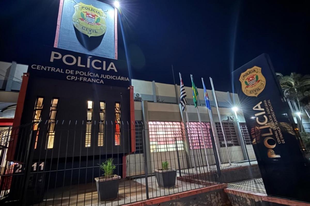 Idosa de 88 anos é presa por injúria racial em salão de beleza em Franca