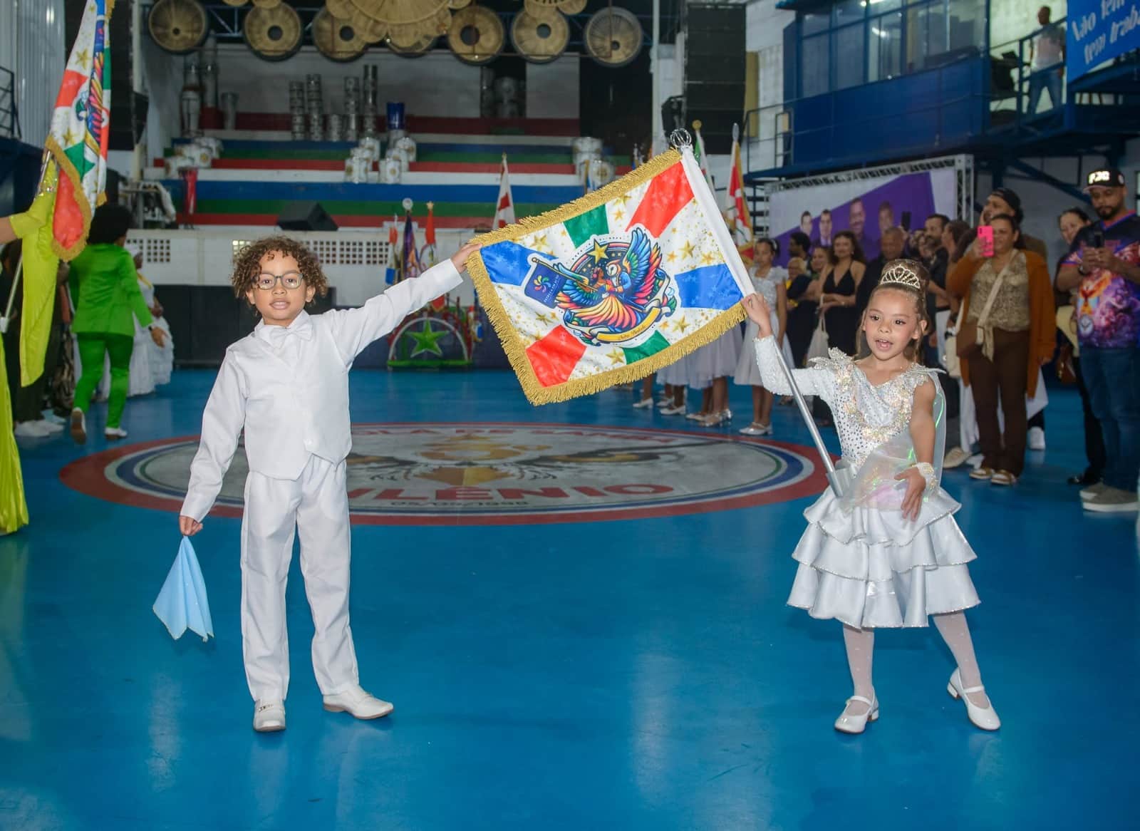 Projeto Nobre Bailado forma novos casais de mestre-sala e porta-bandeira