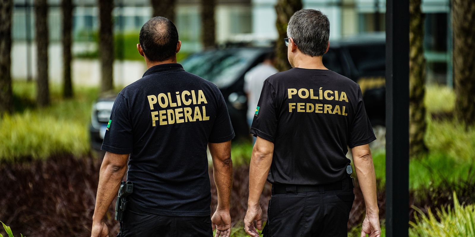 Policiais federais cumprem mandados contra apologia ao nazismo no Rio de Janeiro