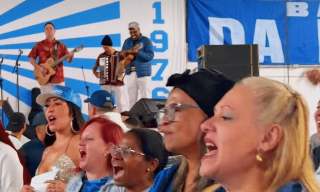 Águia de Ouro realiza ensaio de canto rumo ao Carnaval