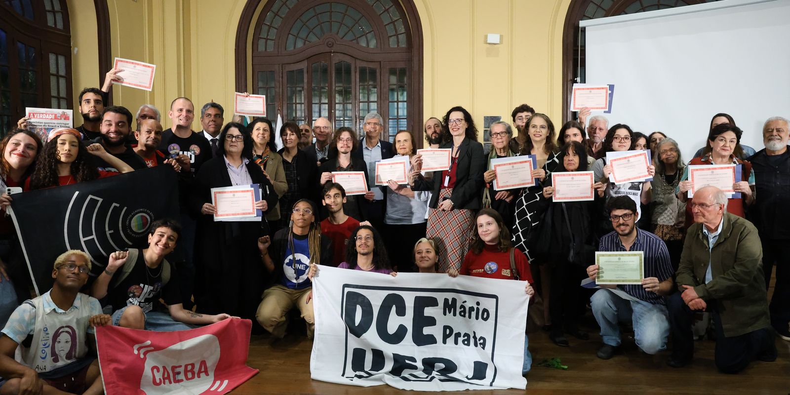 UFRJ concede diplomas póstumos a 25 vítimas da ditadura militar