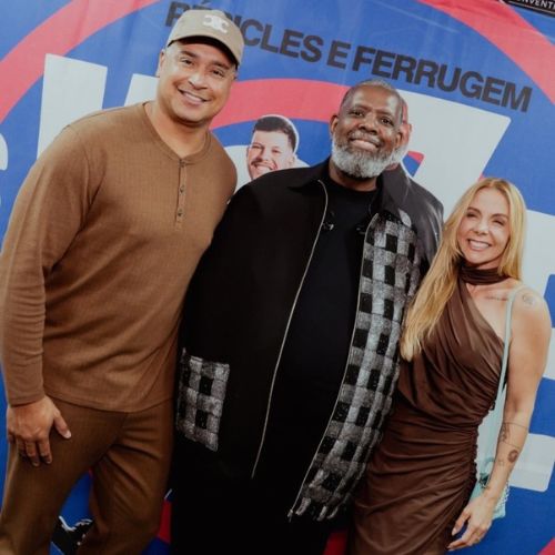 Xanddy e Carla Perez curtem show de Péricles e Ferrugem na Bahia