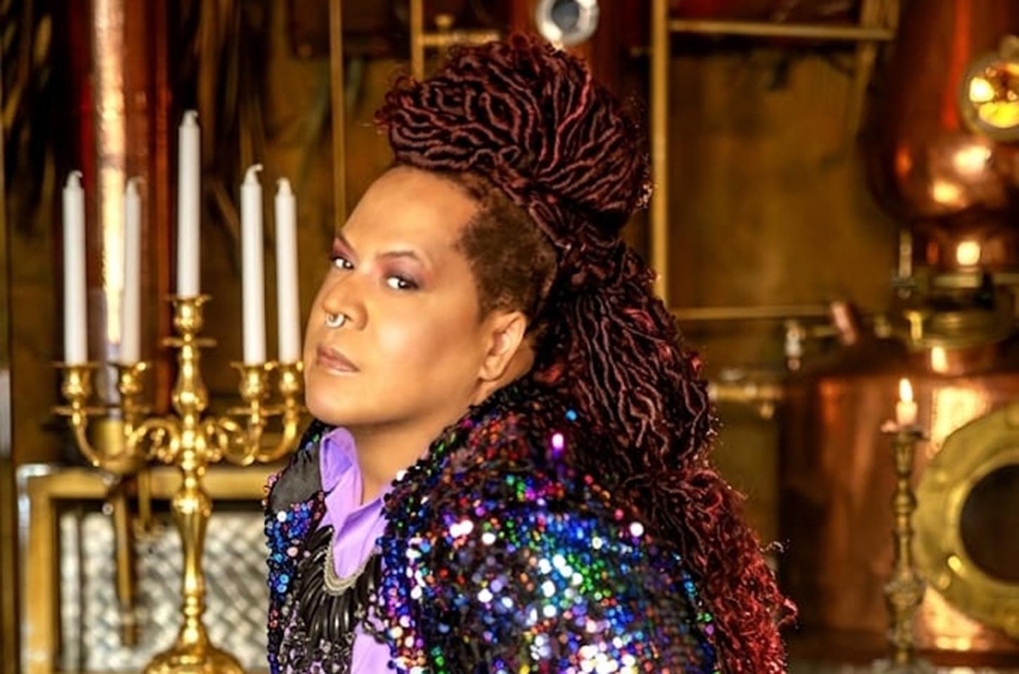 Decco Torres celebra a Black Music Brasileira com show do novo álbum no Teatro Rival Petrobras