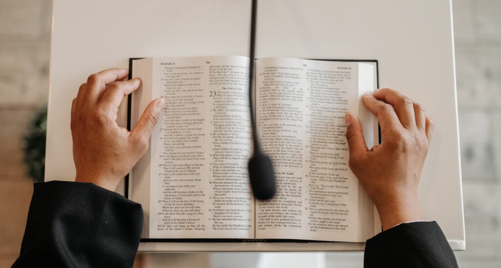 Liberdade religiosa em risco com o monitoramento de cultos e missas