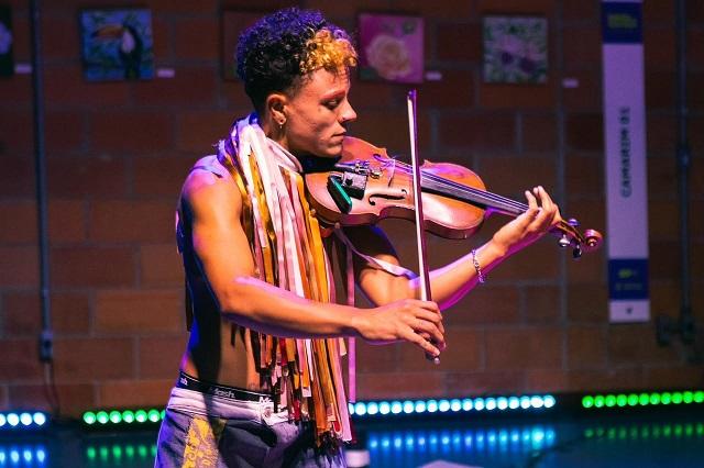 Encantaria brincante estreia em são paulo com circo, capoeira e música
