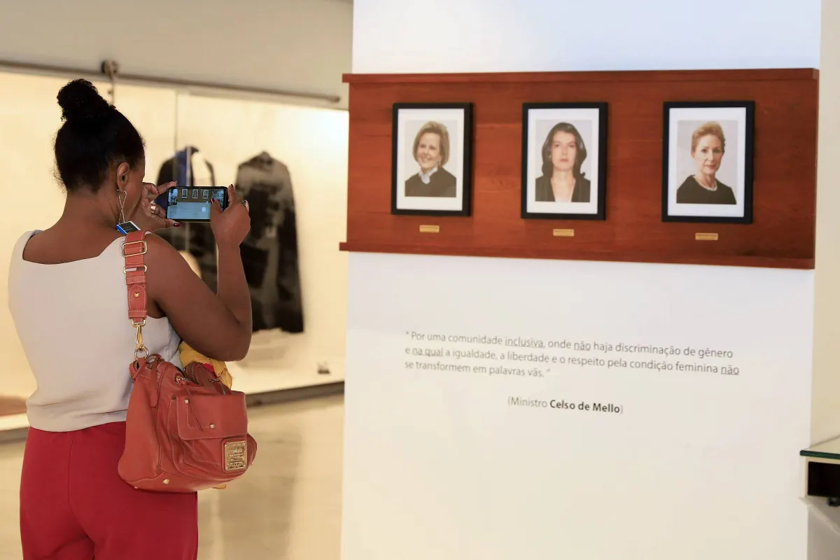 Movimentos sociais cobram de Lula nomeação de mulher negra no STF