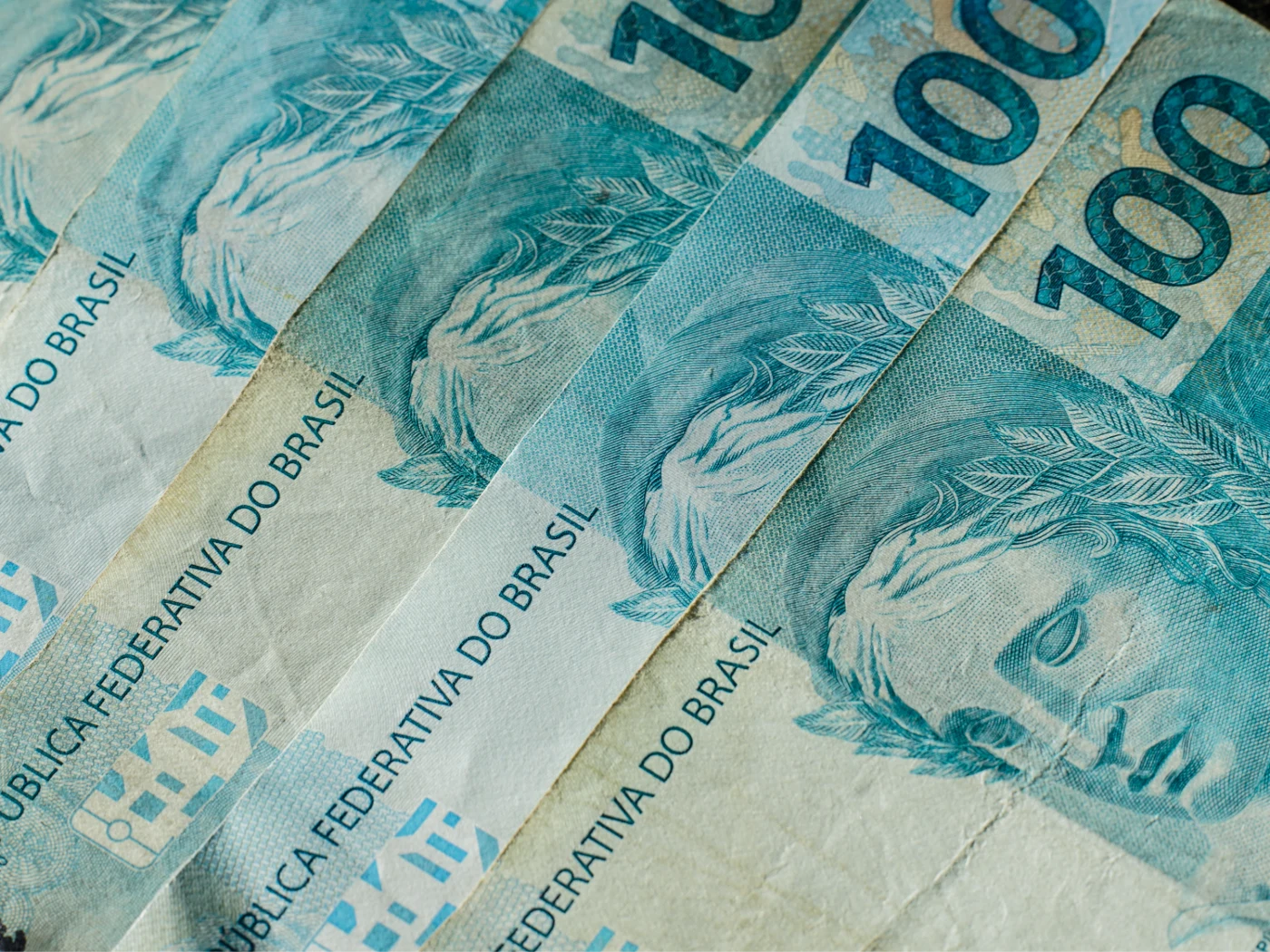 Diferença salarial entre negros e brancos cresce no Rio