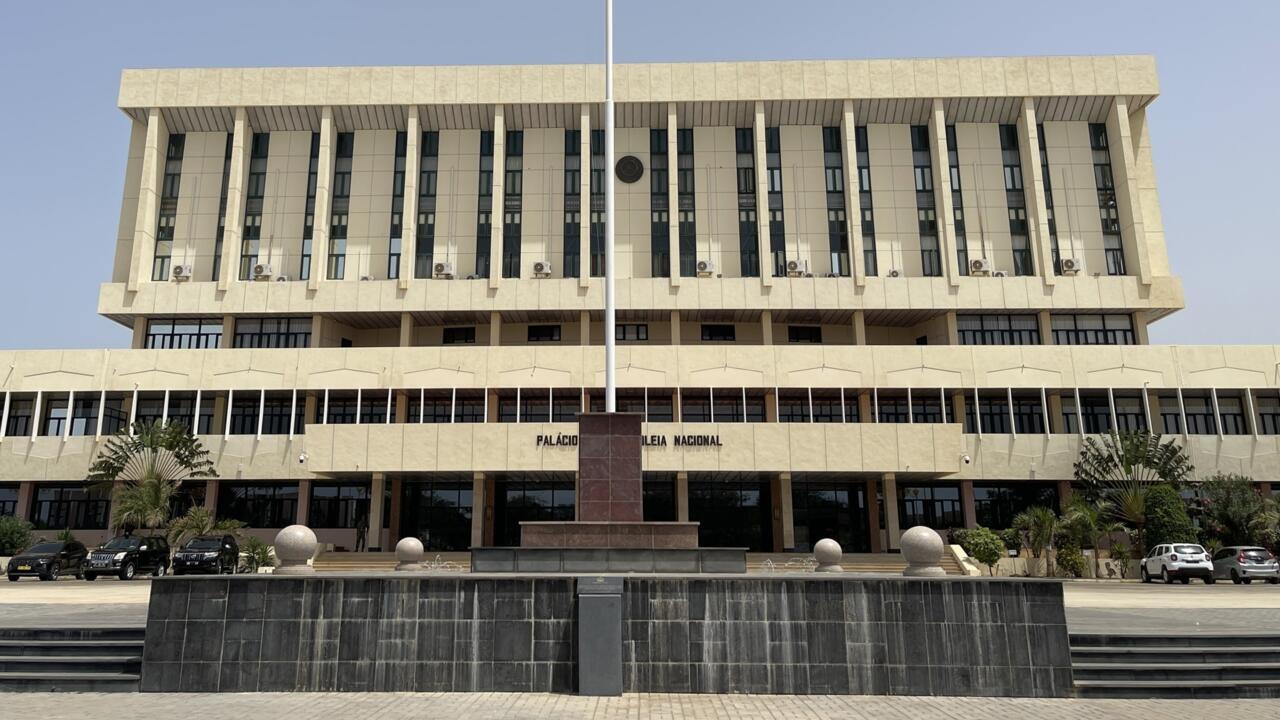 Orçamento do Estado de Cabo Verde para 2027 é entregue no Parlamento
