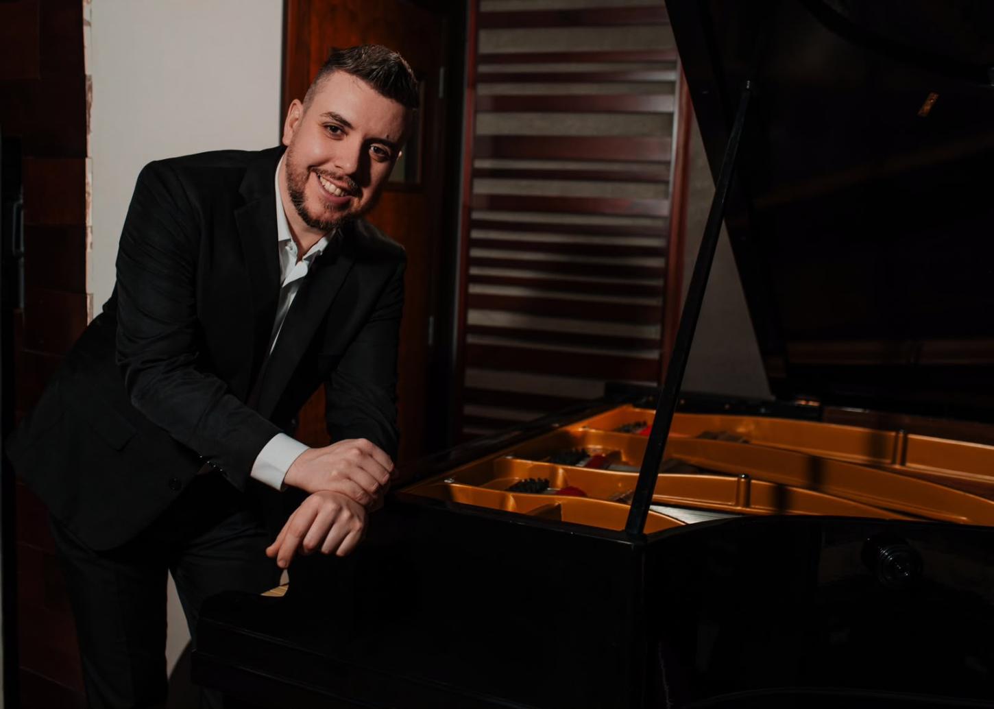 Pianista Fábio Oliveira lança a música Festa na Babitonga em plataformas digitais
