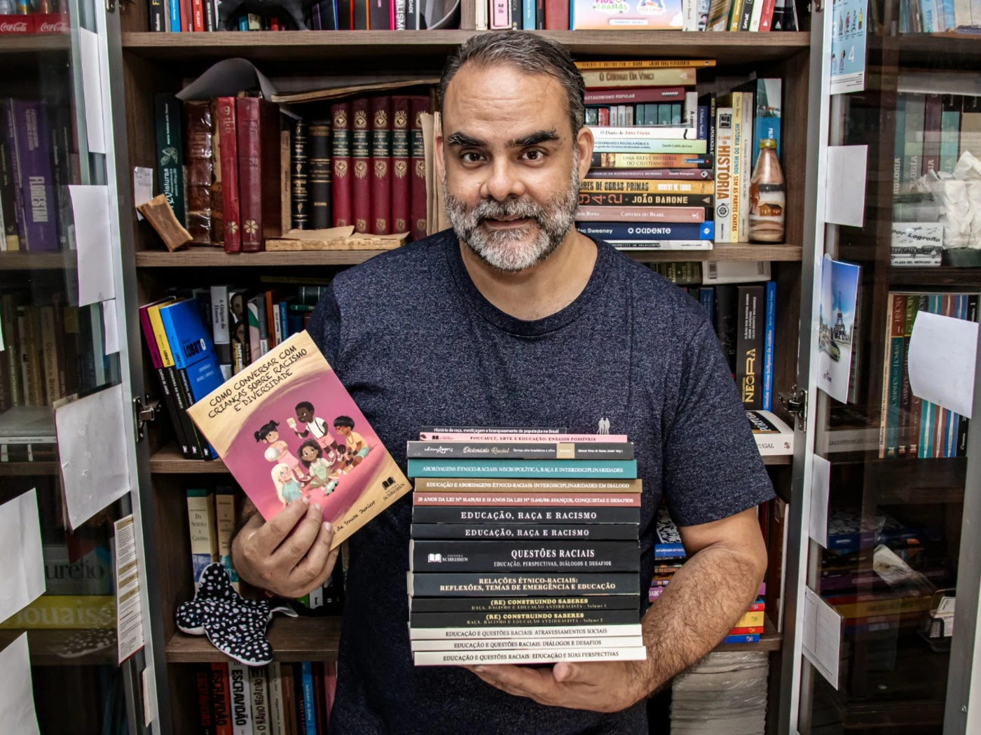 Professor conquista o Prêmio Jabuti com obra sobre racismo na infância