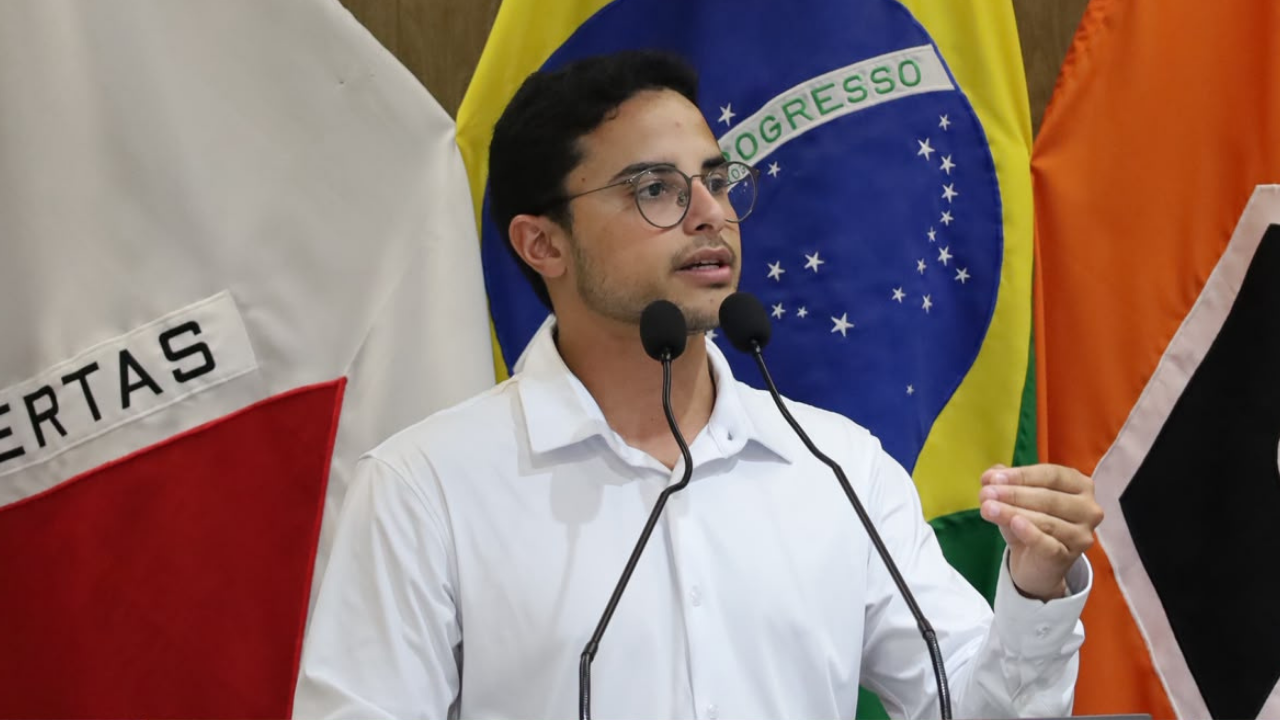 Projeto antirracista enfrenta novo adiamento na Câmara Municipal de Divinópolis