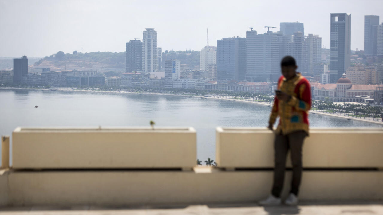 Contaminação na Baía de Luanda faz governo de Angola proibir consumo de pescado