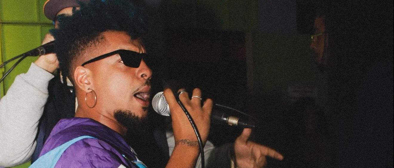 Cantor UPrince comanda show gratuito em Parelheiros com mistura de ritmos