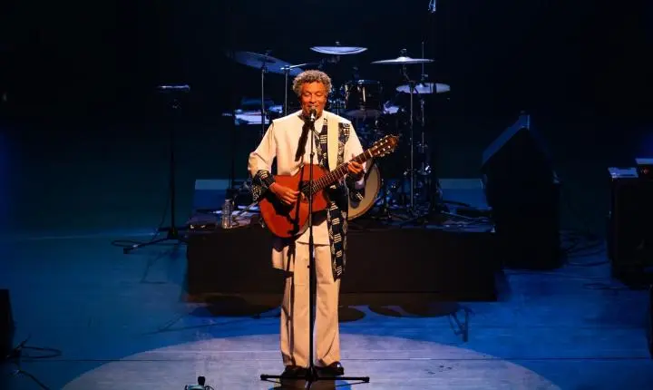 3/5 - Roda de conversa + show - Cantor e escritor cabo-verdiano Mário Lúcio apresenta concerto “M’Afrika” na Gamboa