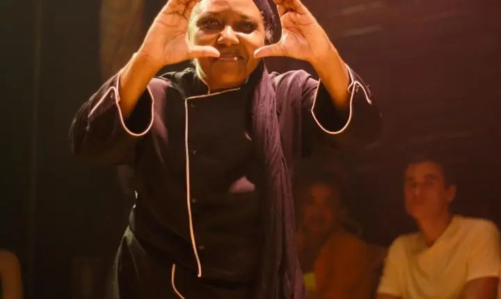 A Receita: espetáculo teatral anseia libertação das mulheres que vivem ciclo da violência doméstica